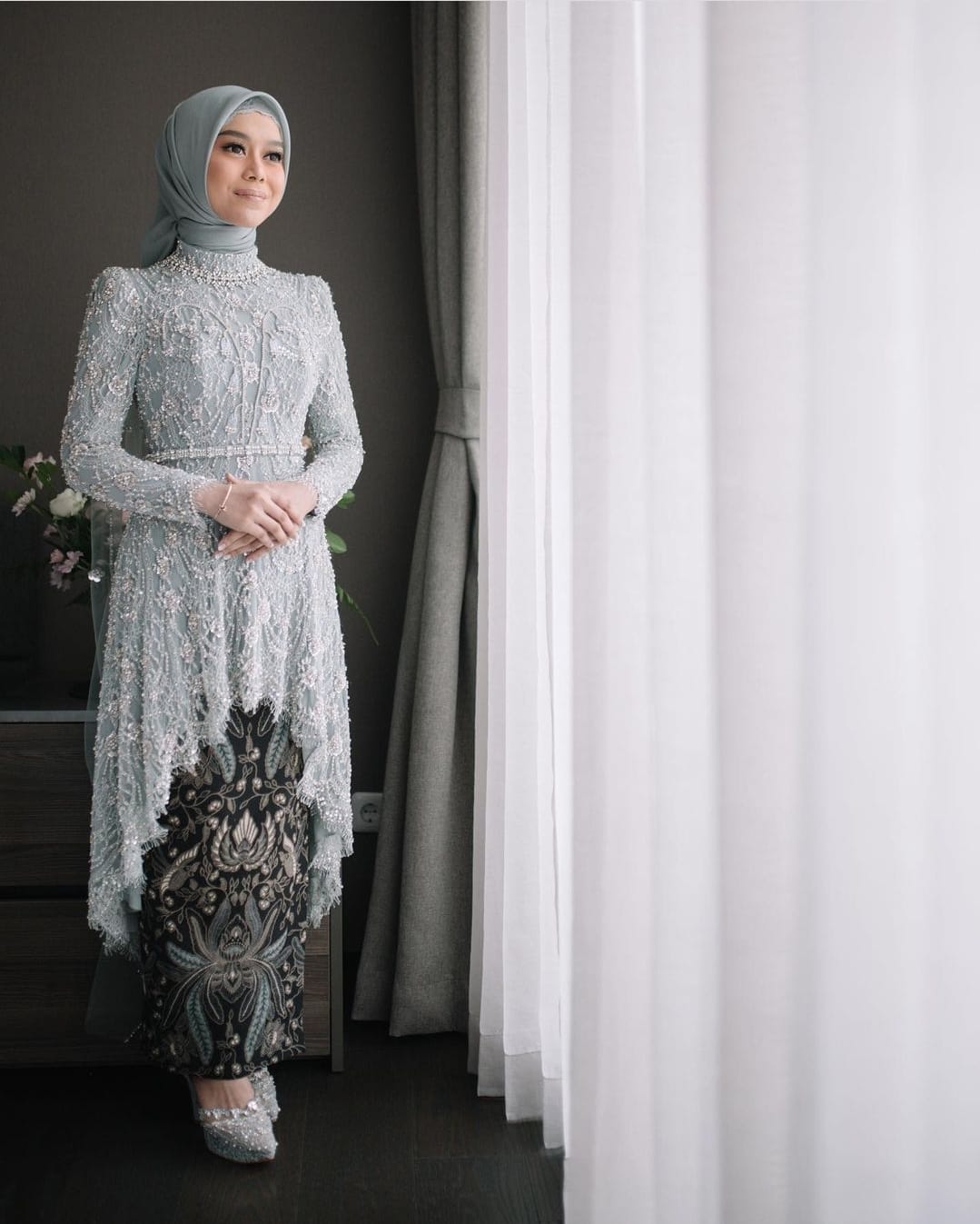 Inspirasi Kebaya Hijab Lamaran Ala Selebritas Tanah Air